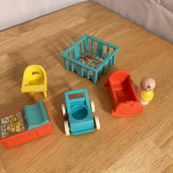 Fisher price little people nursery furniture with baby - Picture 1 of 16